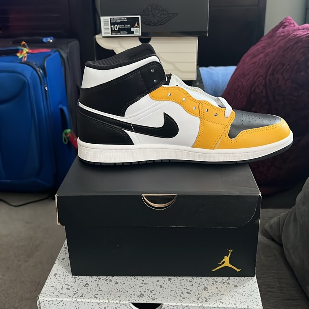 Air Jordan bundle - Picture 6 of 9
